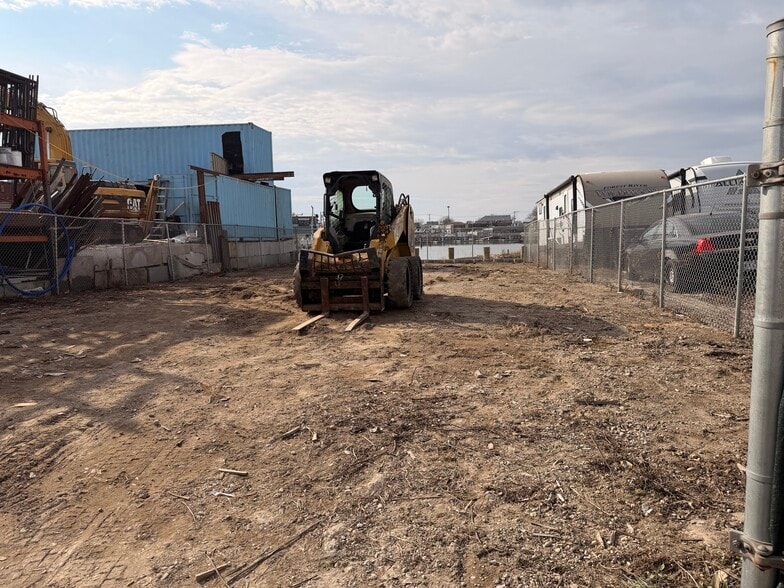 More Photos Of 12 New St, Oceanside Land For Lease