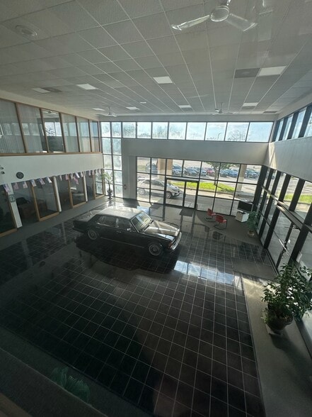 More Photos Of 8819 E 350 Hwy, Raytown Auto Dealership For Sale