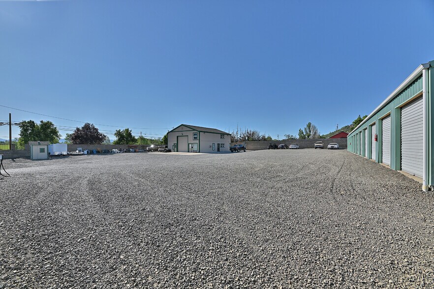 More Photos Of 21 Ball Rd, Eagle Point Warehouse For Sale