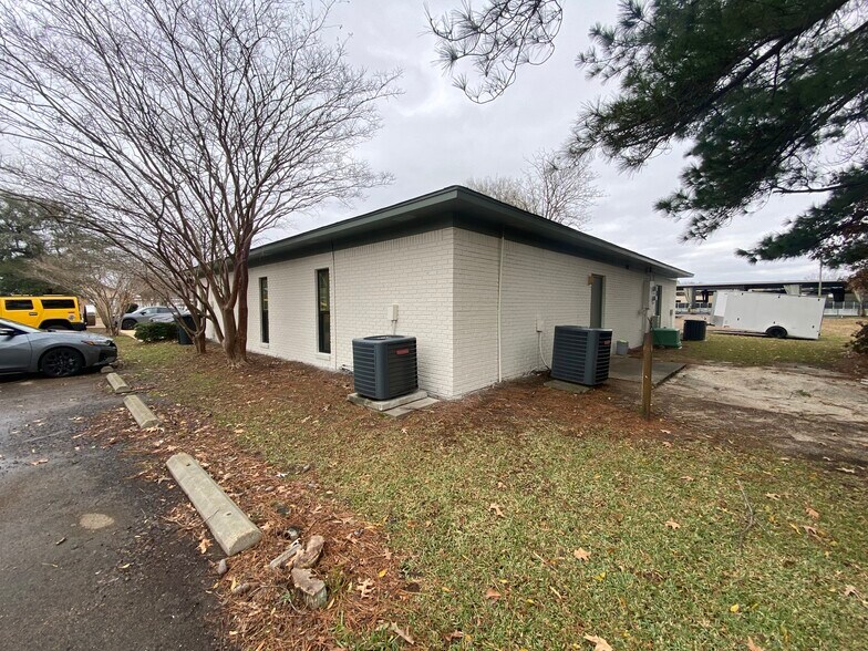 More Photos Of 106 Office Park Dr, Brandon Office For Sale