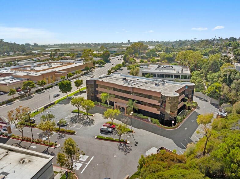 More Photos Of 2424 Vista Way, Oceanside Office For Lease