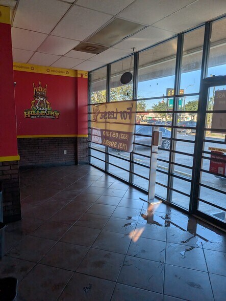 More Photos Of 14708 Hiram Clarke Rd, Houston General Retail For Lease