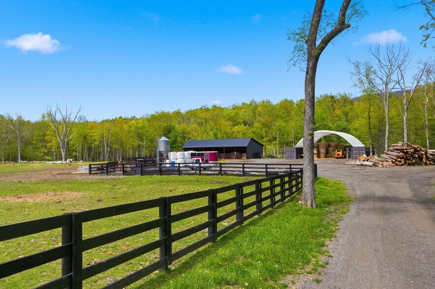 More Photos Of 51 Redder rd, Pine Bush Flex For Sale