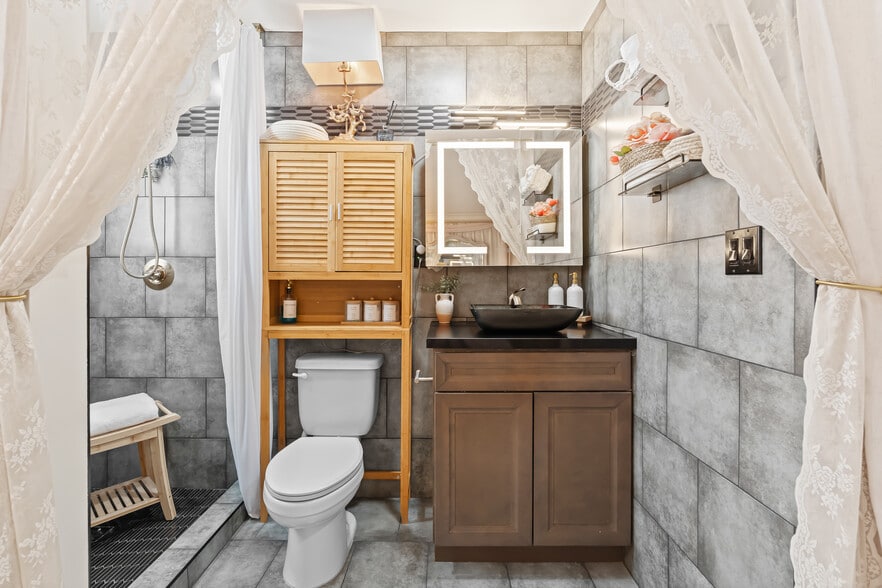 More Photos Of 2366 Main St, Ramona Office For Sale