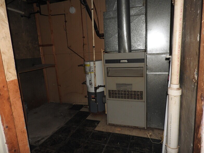 More Photos Of 1800 Brewerton Rd, Mattydale Freestanding For Sale