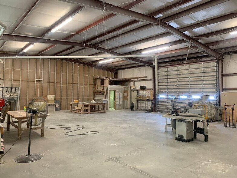 More Photos Of 115 Justin Dr, New Bern Warehouse For Lease