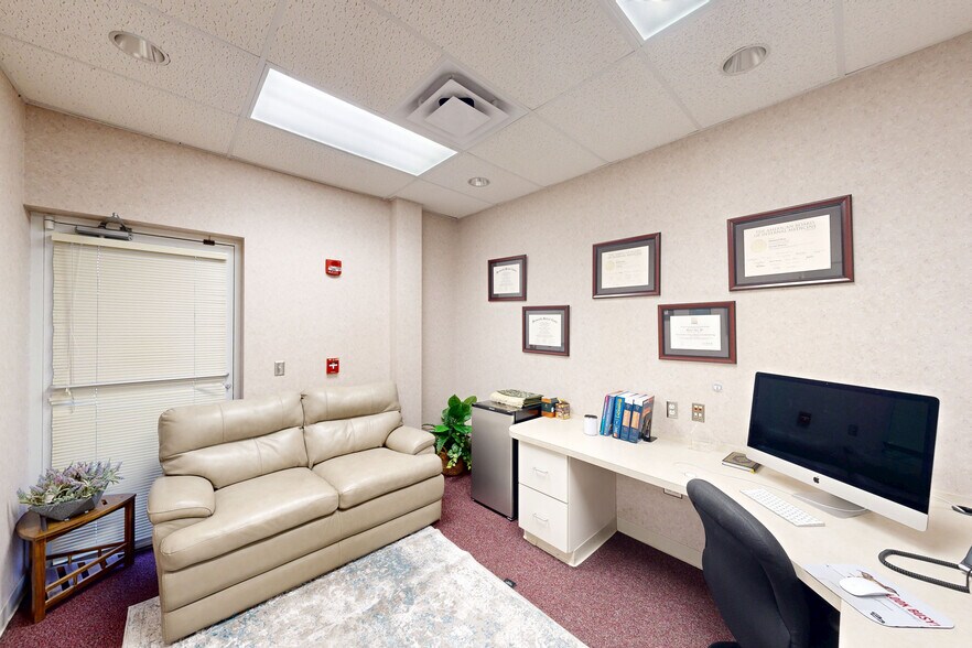 More Photos Of 7272 N Shepherd Dr, Houston Medical For Lease