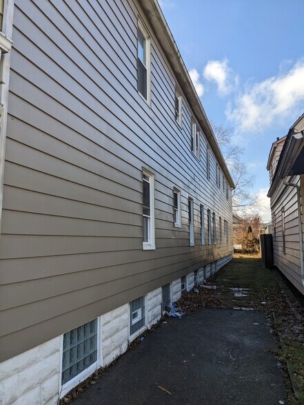 More Photos Of 2066 Robin St, Lakewood Apartments For Sale