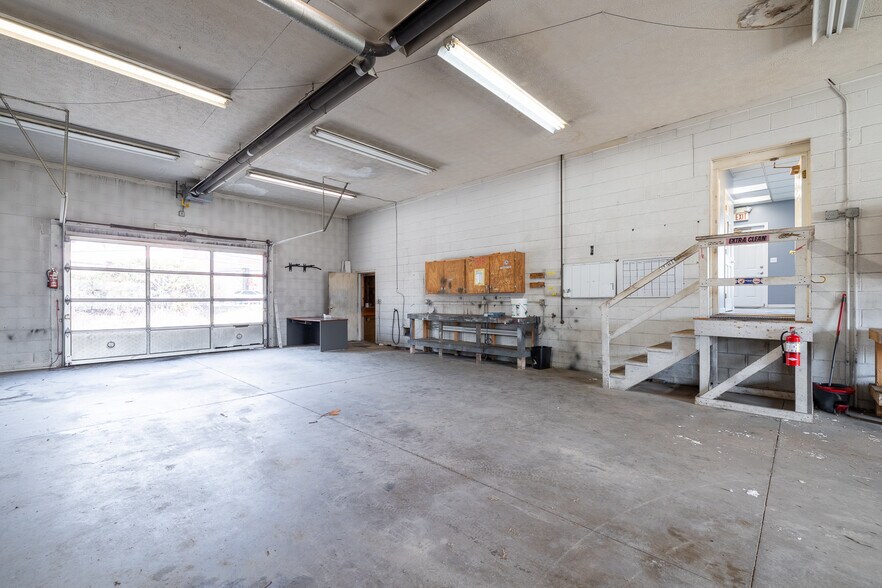 More Photos Of 1408 Ashland Rd, Mansfield Auto Dealership For Sale