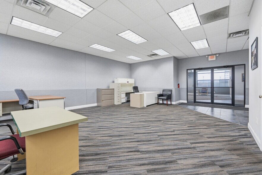 More Photos Of 701 Hiawatha Blvd E, Syracuse Warehouse For Sale