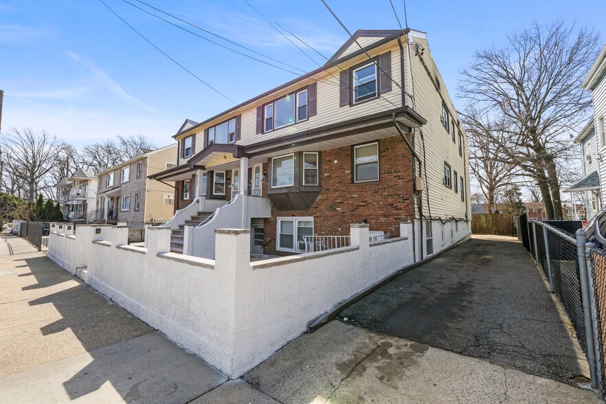 More Photos Of 1144 Mary St, Elizabeth Apartments For Sale