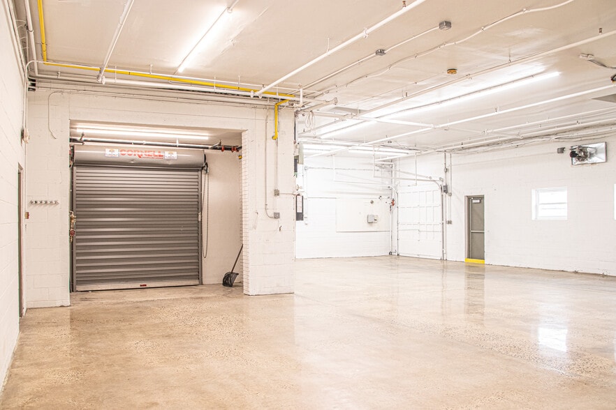 More Photos Of 288 E 12th Ave, Roselle Manufacturing For Lease