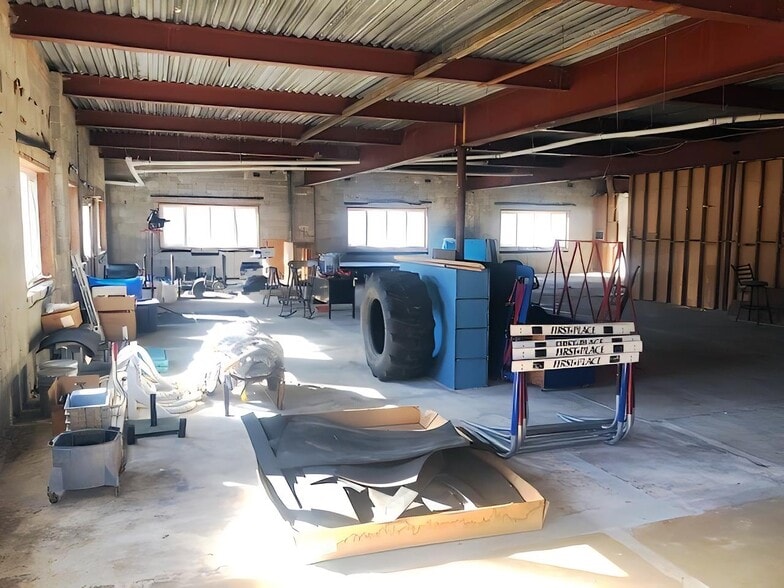 More Photos Of 100 Philadelphia Pike, Wilmington Light Distribution For Lease