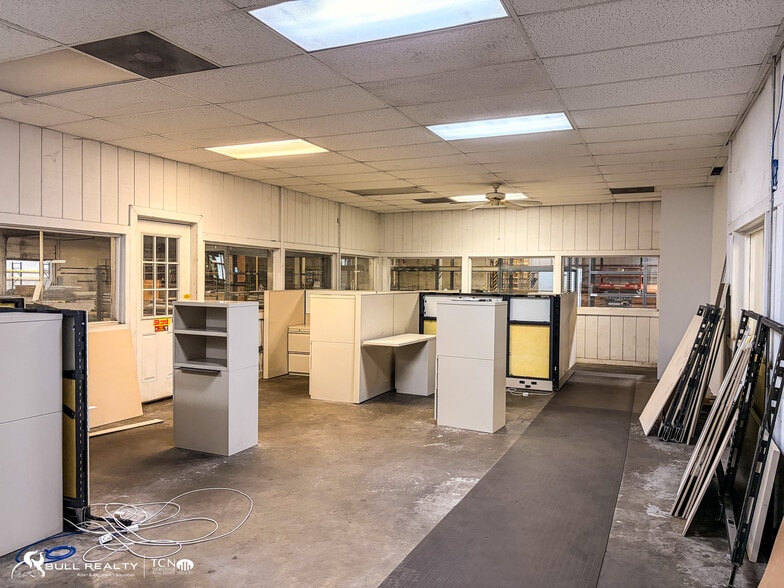 More Photos Of 5530 E Ponce De Leon Ave, Stone Mountain Distribution For Lease