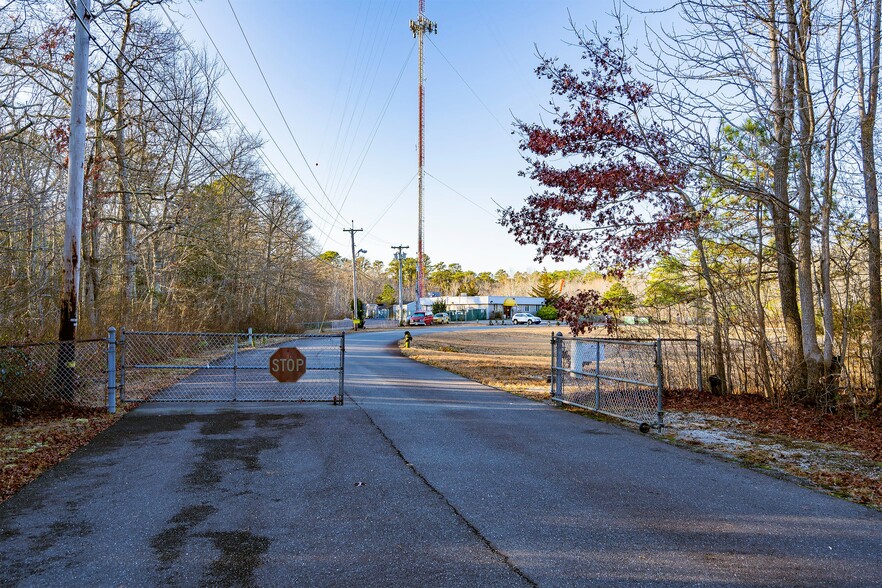 More Photos Of 641 Beach Ave, Stafford Airport For Sale