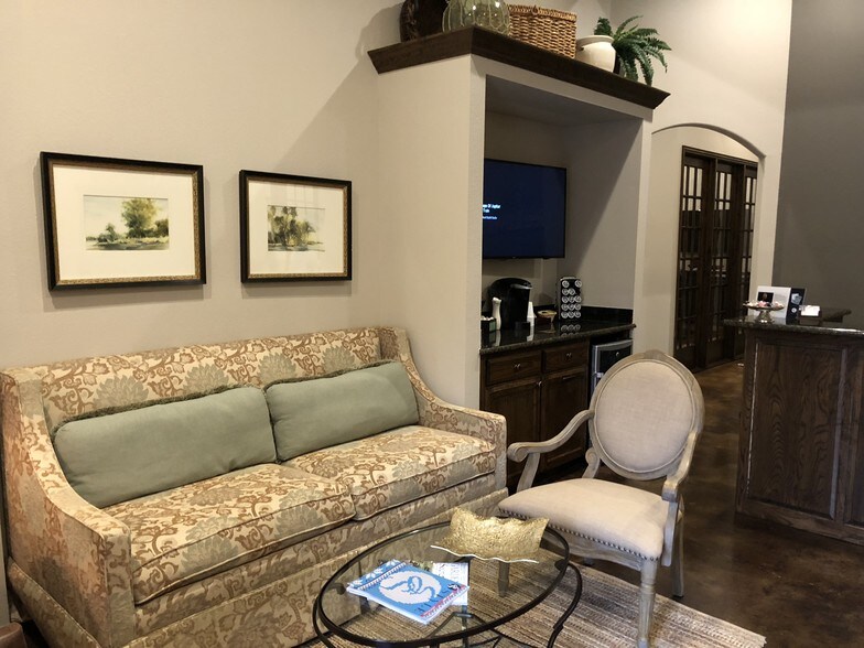 More Photos Of 201 Players Cir, Southlake Office For Sale