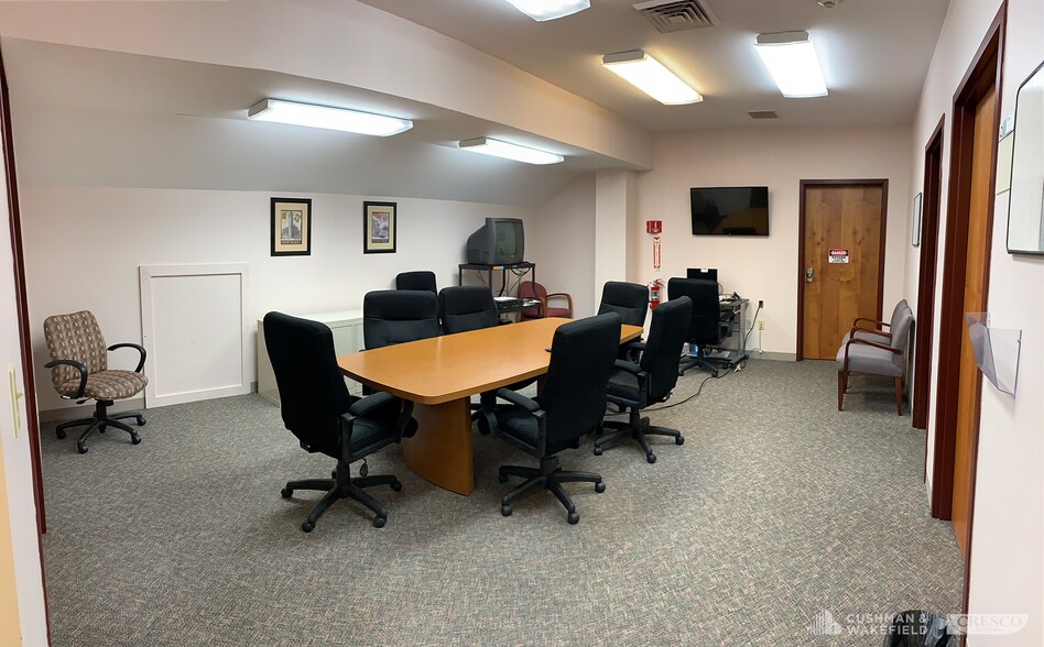 More Photos Of 1162-1170 Cleveland Ave, Amherst Medical For Lease