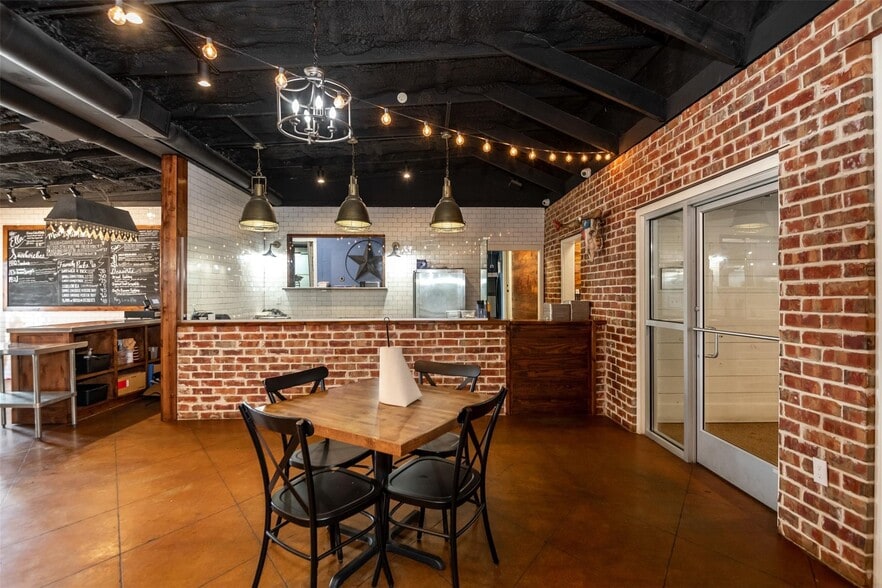 More Photos Of 3921 S Highway 287, Waxahachie Restaurant For Sale