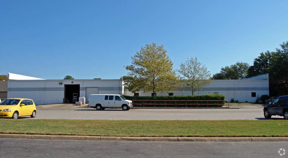 More Photos Of 2501 Almeda Ave, Norfolk Flex For Sale