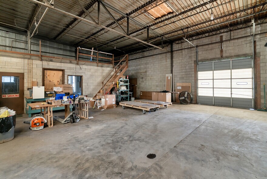 More Photos Of 4000 Memorial Blvd, Springfield Freestanding For Sale