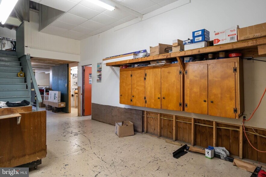 More Photos Of 112 Park Ave, Milford Flex For Sale