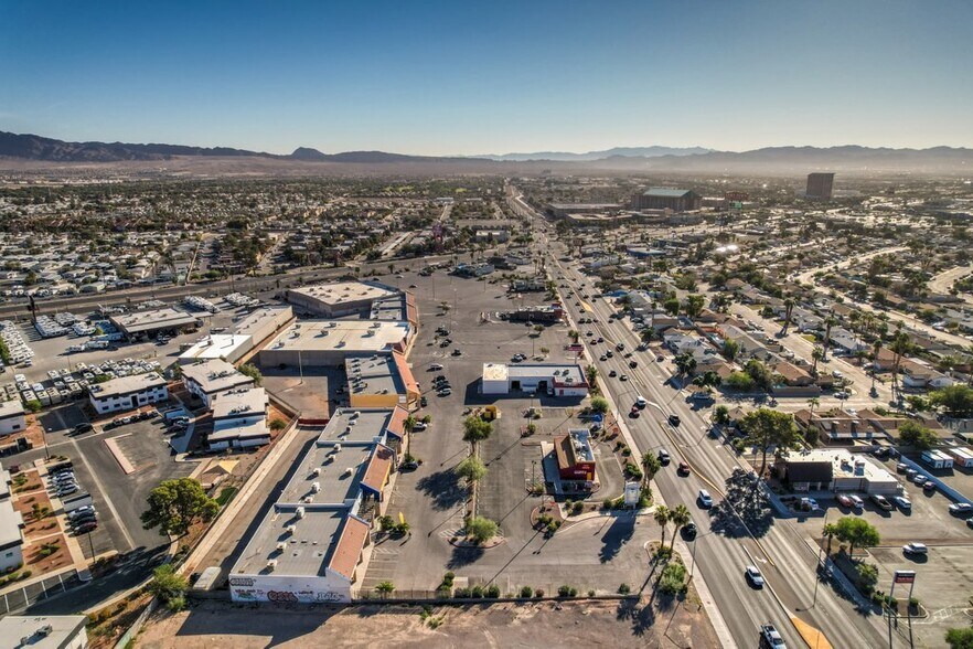 More Photos Of 4640 E Flamingo Rd, Las Vegas Storefront Retail Office For Lease