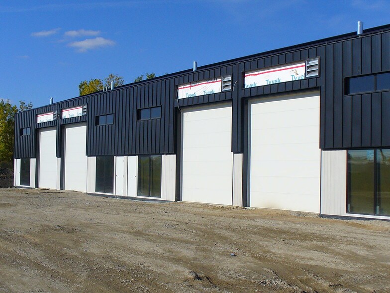 More Photos Of 615 Mission St, Winnipeg Warehouse For Lease