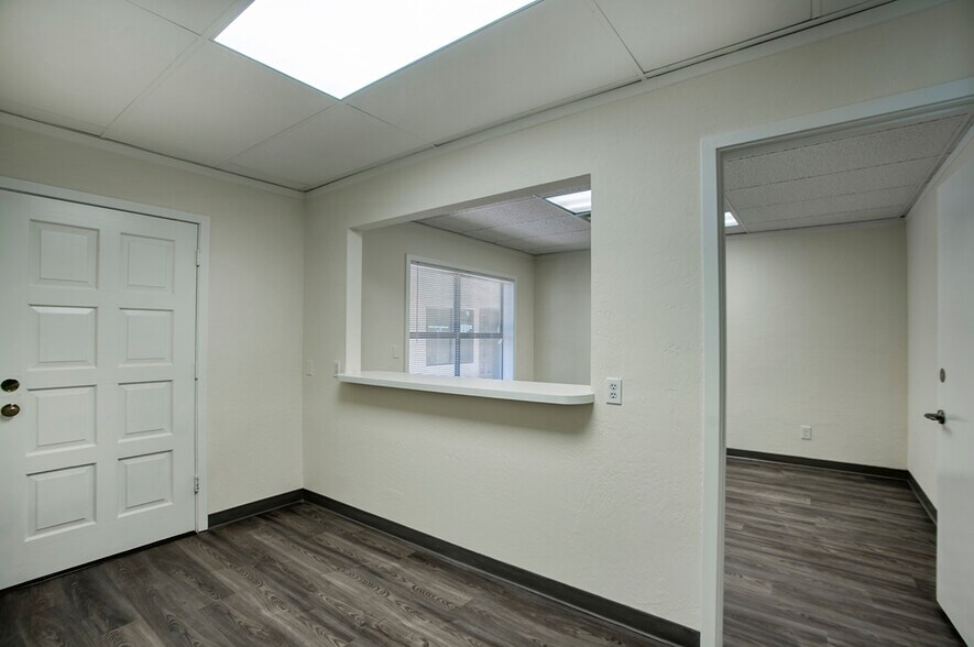 More Photos Of 1050 E University Dr, Mesa Office For Lease