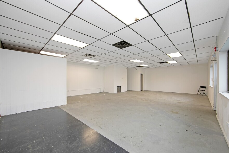 More Photos Of 201-211 Kates Blvd, Millville Freestanding For Lease