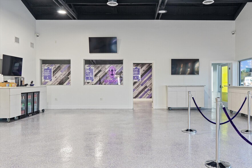 More Photos Of 389 N Us-17-92, Longwood Auto Dealership For Lease