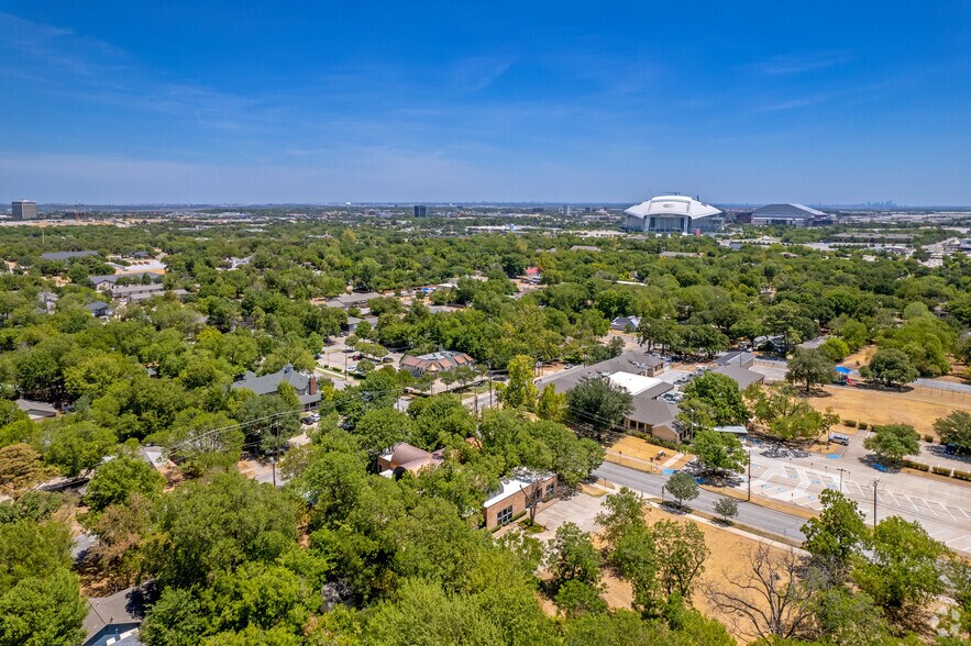 More Photos Of 440 N Center St, Arlington Office For Sale