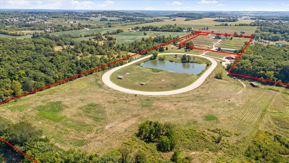 More Photos Of 7233 National Rd, Thornville Horse Stables For Sale