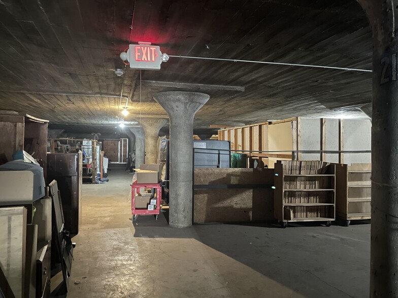 More Photos Of 7930 Mack Ave, Detroit Warehouse For Sale