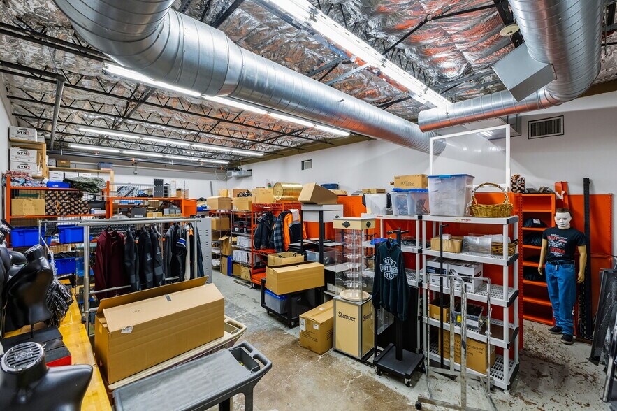 More Photos Of 8 Industrial Ln, New Rochelle Auto Dealership For Sale