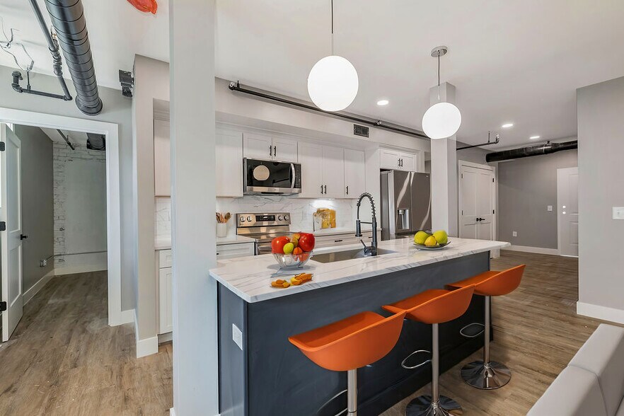 More Photos Of 6011 Madison Rd, Cincinnati Storefront Retail Residential For Sale