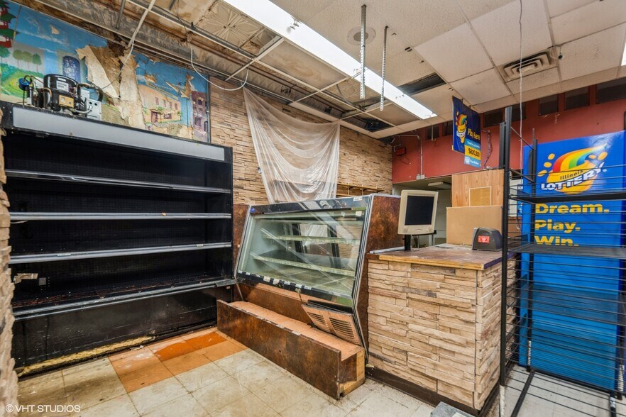 More Photos Of 327 E 79th St, Chicago Freestanding For Lease