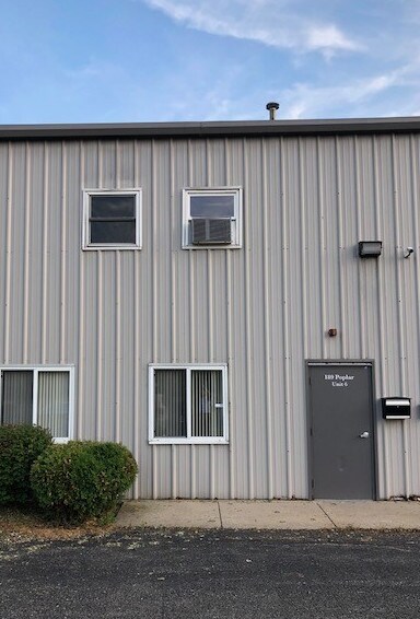 More Photos Of 189 Poplar Pl, North Aurora Warehouse For Lease