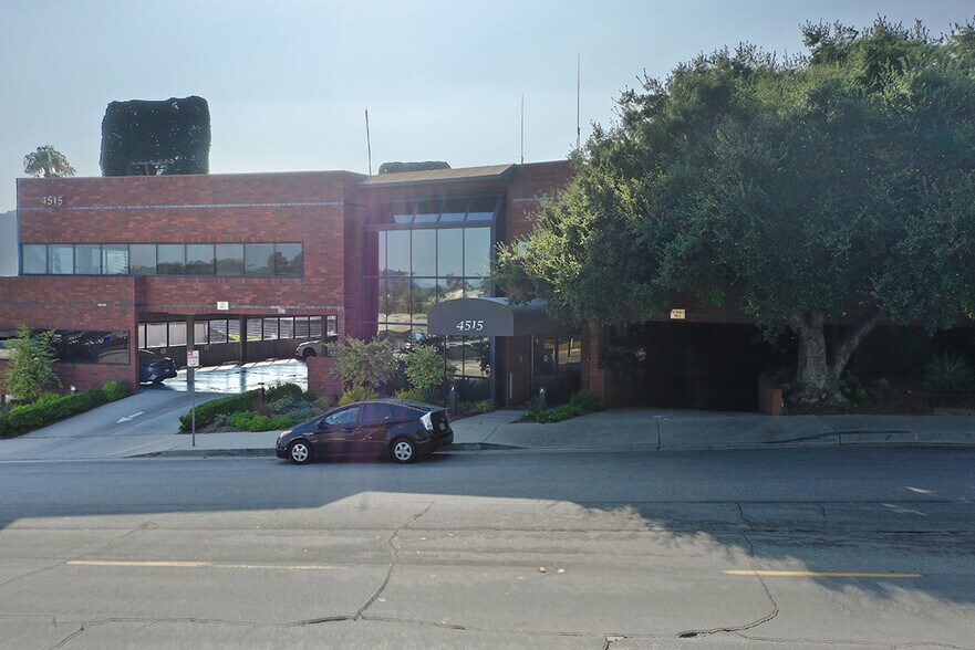 More Photos Of 4515 Ocean View Blvd, La Cañada Flintridge Medical For Lease