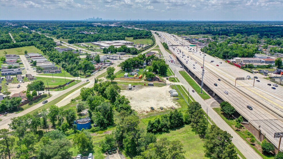 More Photos Of 14214 Eastex Fwy, Humble Land For Lease