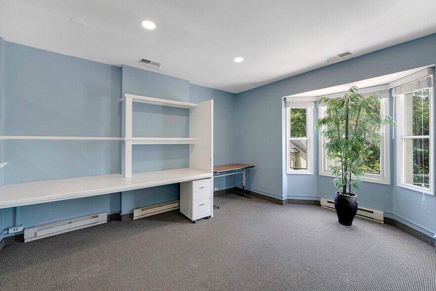 More Photos Of 201-203 Loudoun St SW, Leesburg Office Residential For Lease