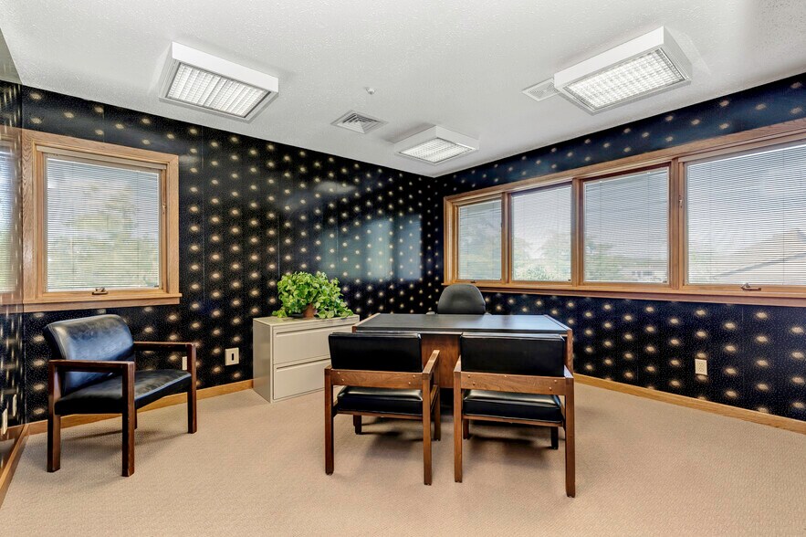 More Photos Of 1100 Brandywine Blvd, Zanesville Loft Creative Space For Lease