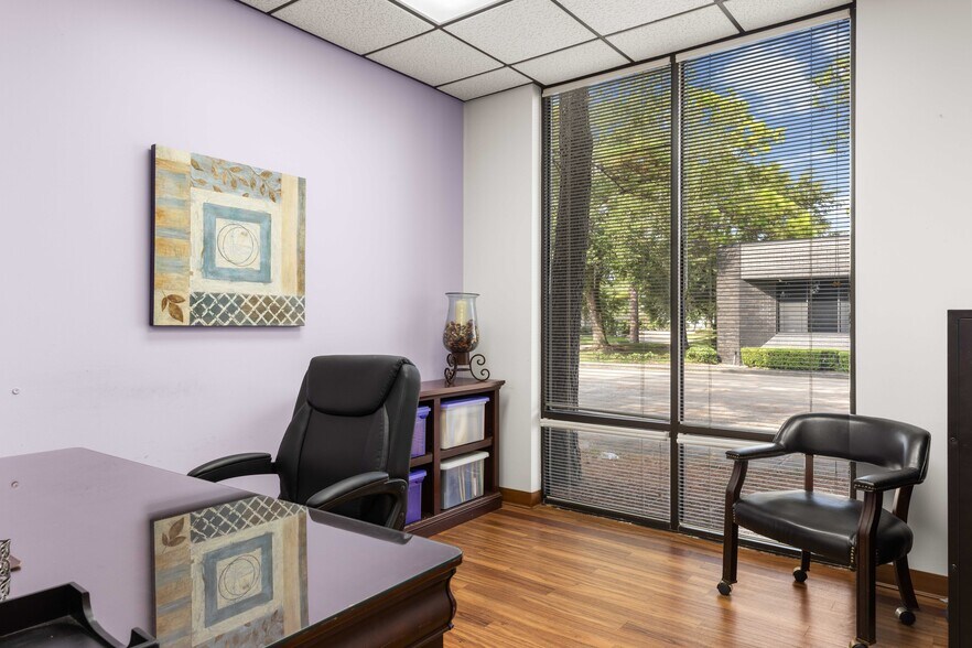 More Photos Of 17227 Mercury Dr, Houston Medical For Sale