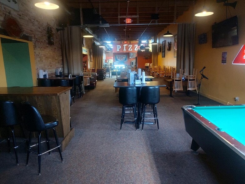 More Photos Of 1015 Tower Ave, Superior Restaurant For Lease