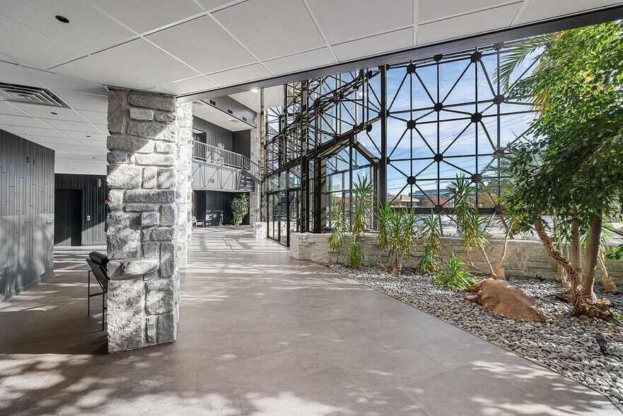 More Photos Of 2087 E 71st St, Tulsa Office For Lease