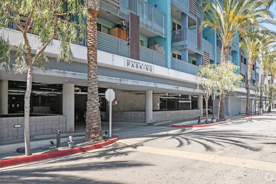 More Photos Of 13488 Maxella Ave, Marina Del Rey Apartments For Lease