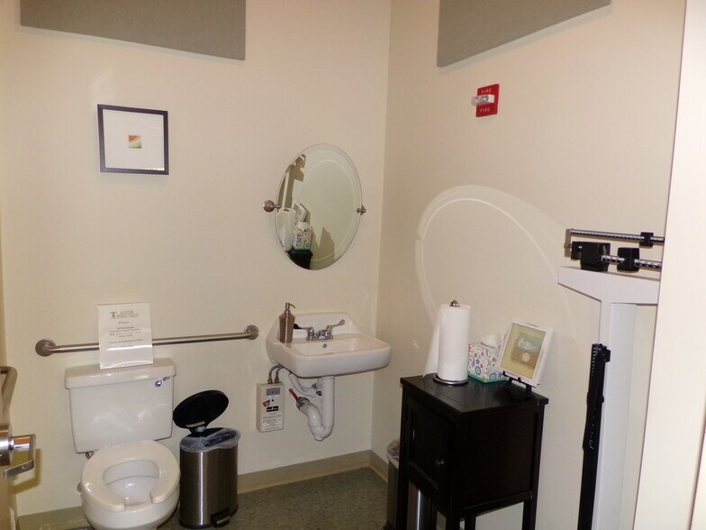 More Photos Of 171 Daniel Webster Hwy, Belmont Storefront Retail Office For Lease