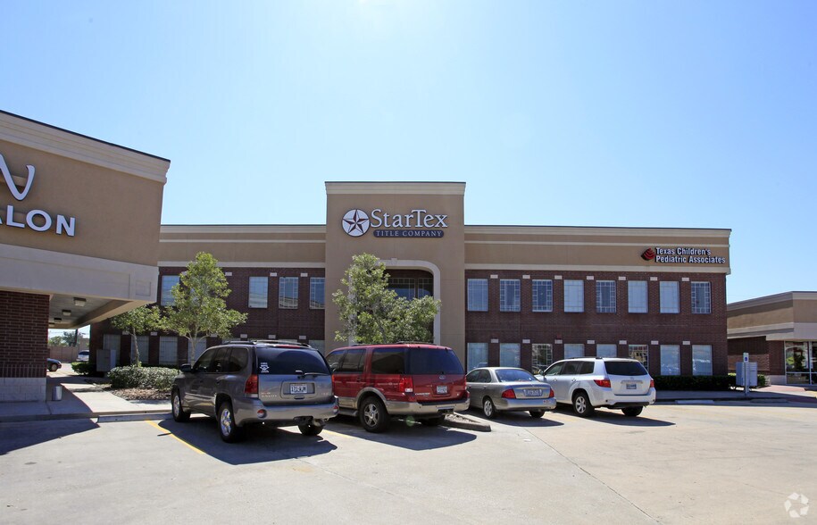 More Photos Of 9330 W Broadway St, Pearland Unknown For Lease