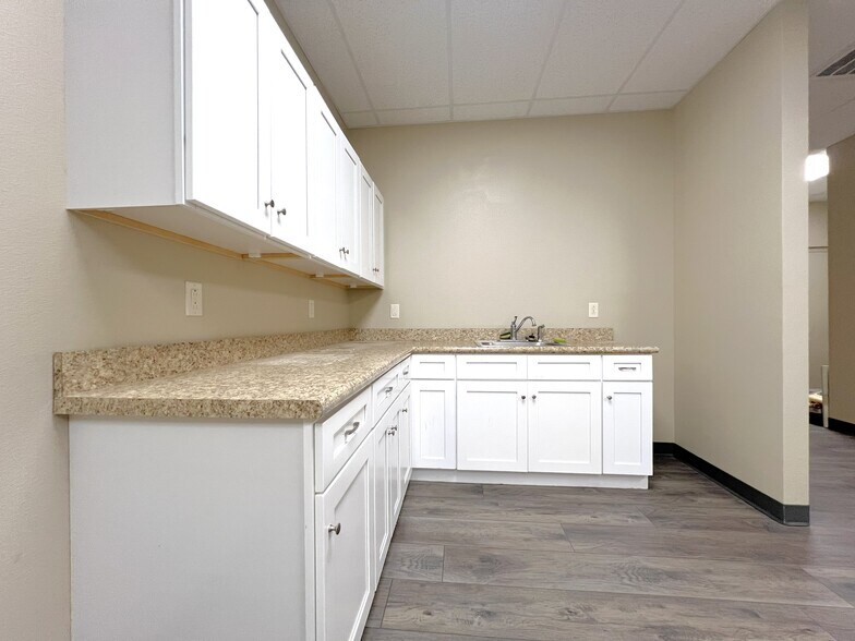More Photos Of 200 Shannon Rd W, Sulphur Springs Storefront For Lease