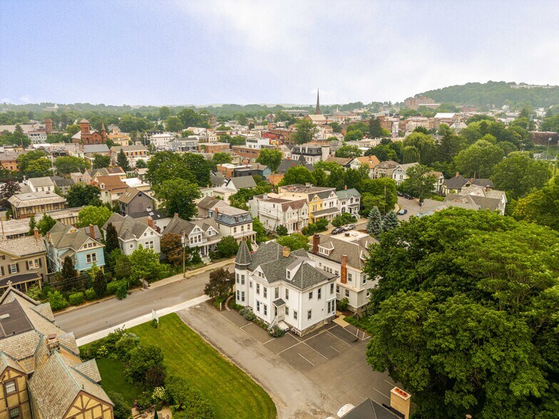 More Photos Of 437 E Allen St, Hudson Office For Sale