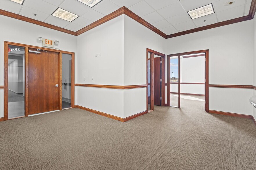 More Photos Of 9645 Lincolnway Ln, Frankfort Storefront Retail Office For Lease